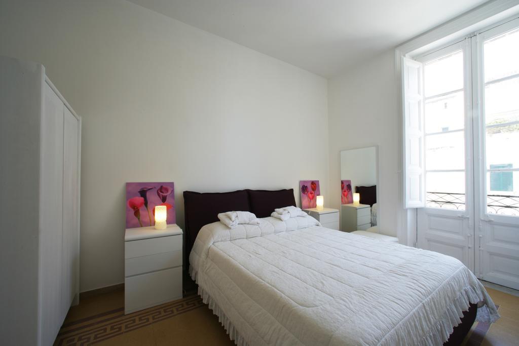 Scudaniglio Apartments Trapani Szoba fotó